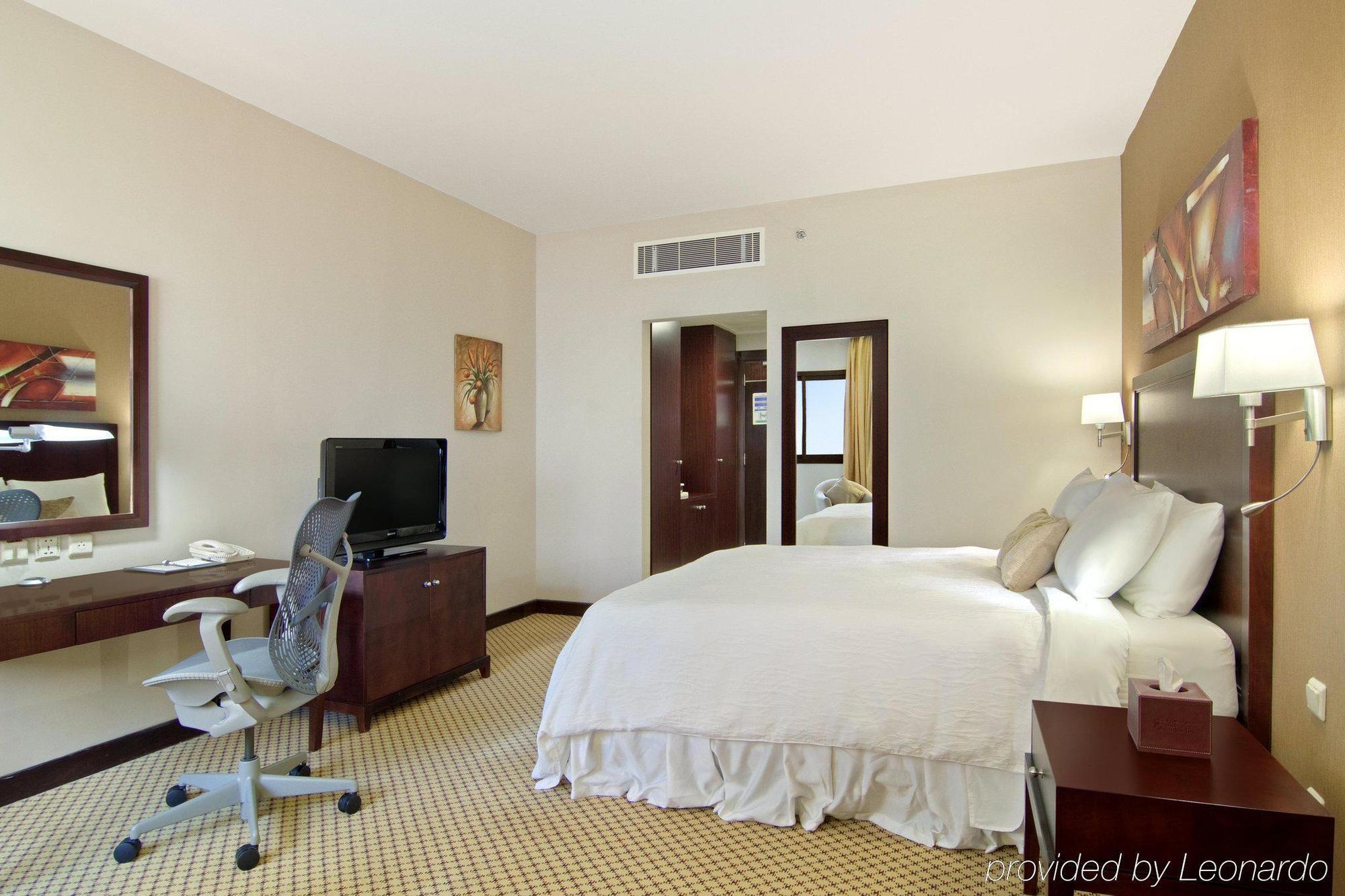 Hilton Garden Inn Riyadh Olaya Room photo